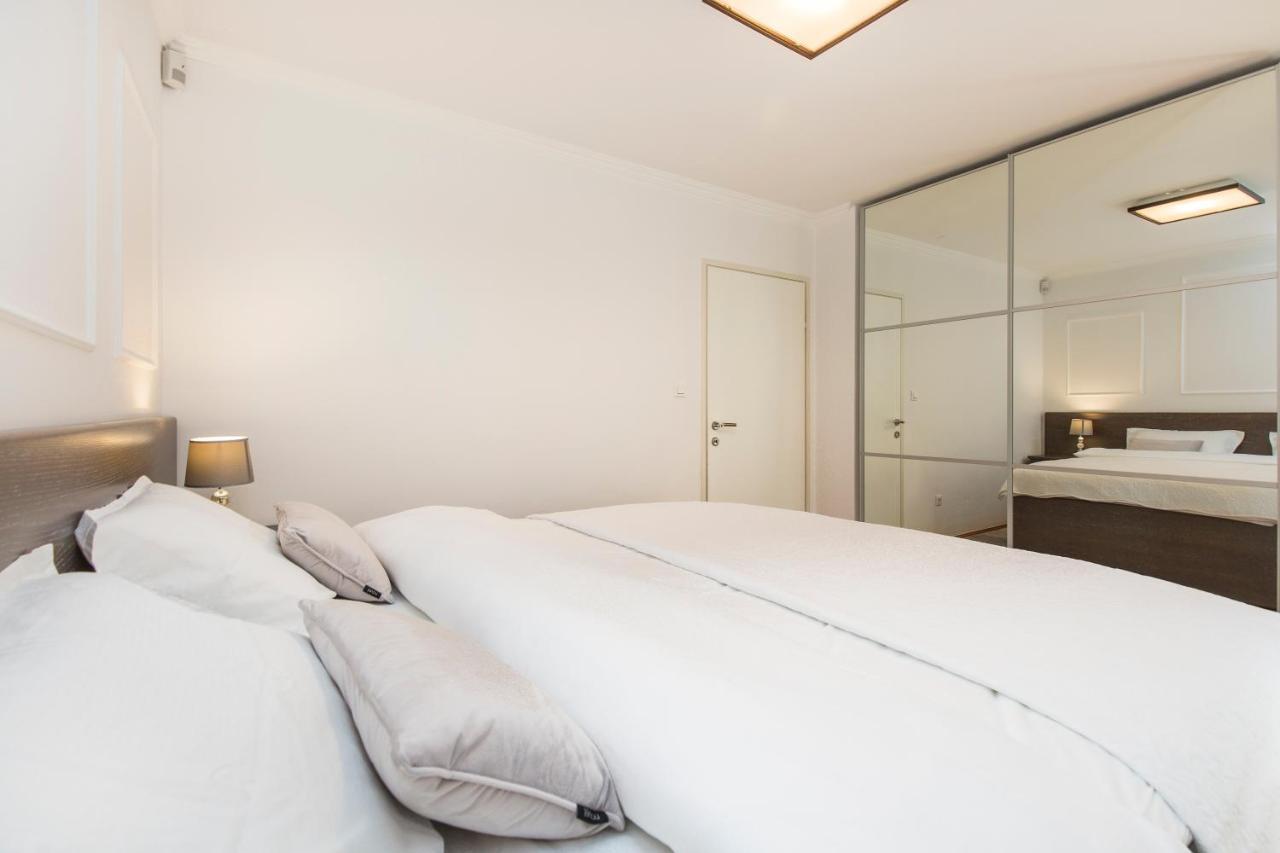Apartment Parentium Porec Exterior photo